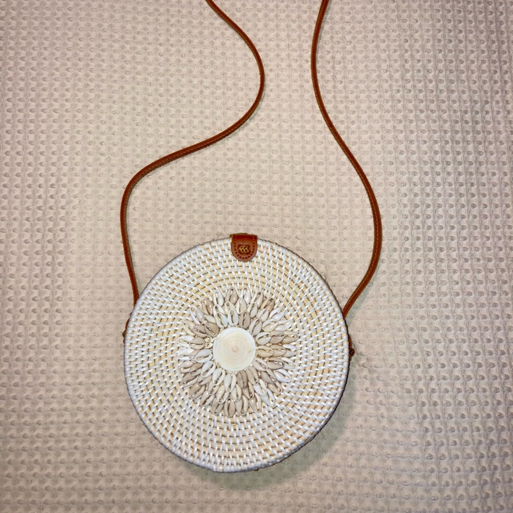 Seashell Snap Close Crossbody Purse